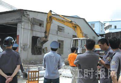 供應拆除廢舊廠房、酒店賓館室內外裝潢與廣告牌拆除工程 昆山與蘇州專業服務解析